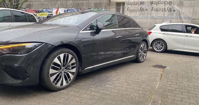 Mercedes-Benz EQE cena 196677 przebieg: 23700, rok produkcji 2023 z Kępno małe 667